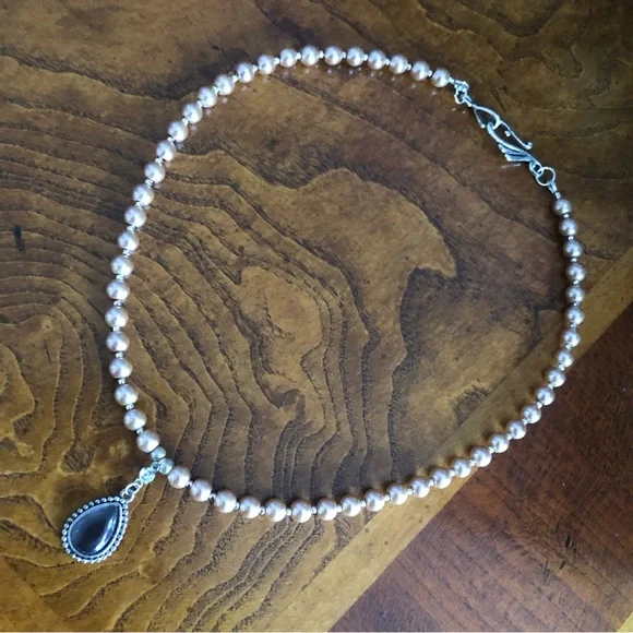 Handcrafted repurpose grey moon glow teardrop pendant Czech glass Pearl necklace - Picture 9 of 9